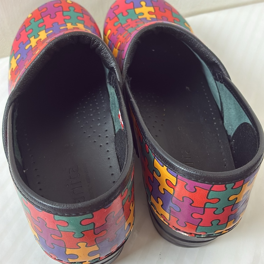 Women’s Sanita Professional Aspire Patent Clogs for Autism Awareness 40 - Picture 8 of 9